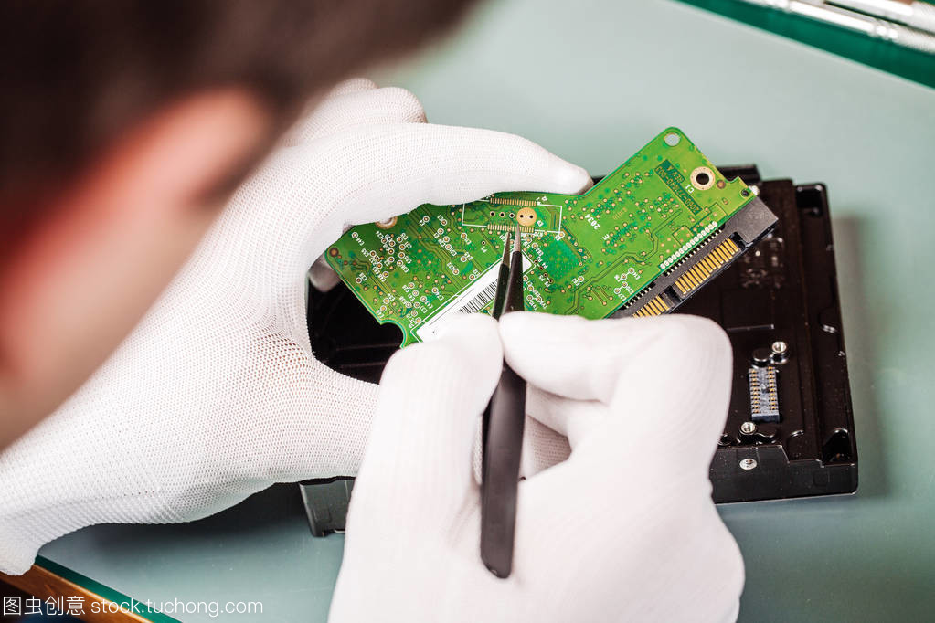 硬件服務(wù)中心的女性力量 在計(jì)算機(jī)維修領(lǐng)域的突破與成長(zhǎng)